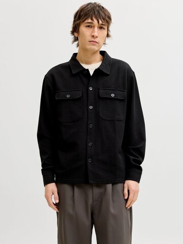aprel Between-Season Jacket in Black: front