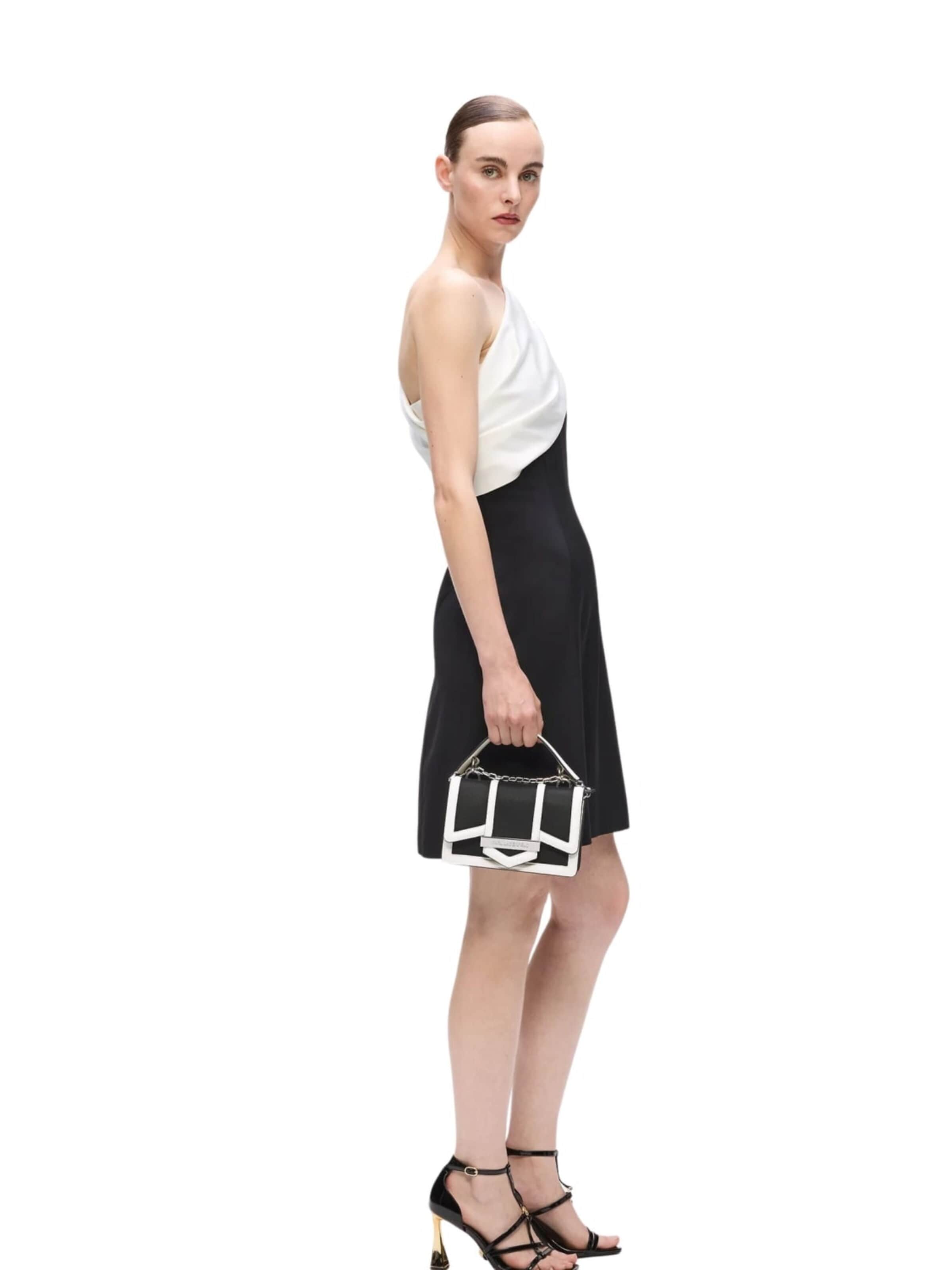 Sacs à main 'Karl Lagerfeld Sac Bandoulière Essentials Noir' Karl Lagerfeld en noir : devant