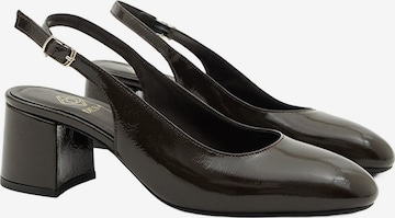 Desa - Zapatos destalonado 'DESA Damen-Slingback-Schuhe aus Lackleder mit Blockabsatz' en marrón: frente