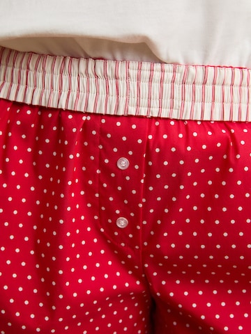 Pantaloncini da pigiama 'Boyfriend' di ETAM in rosso