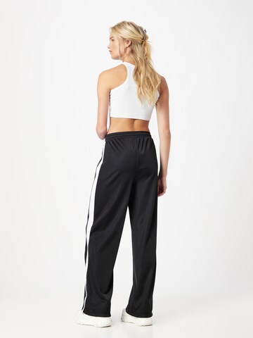 Regular Pantalon à plis Karo Kauer en noir