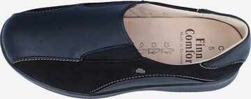 Finn Comfort Classic Flats in Black