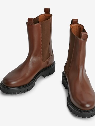 TOMMY HILFIGER Chelsea Boots in Braun