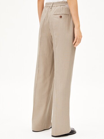Wide Leg Pantalon à plis 'Maali' ARMEDANGELS en beige