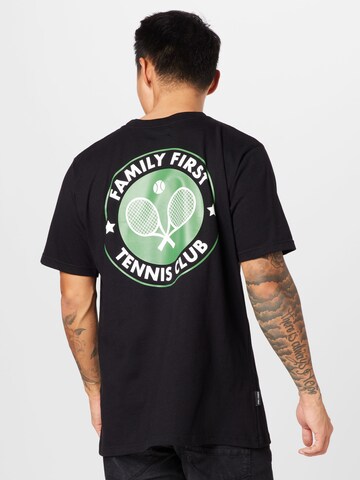 Family First T-Shirt in Schwarz