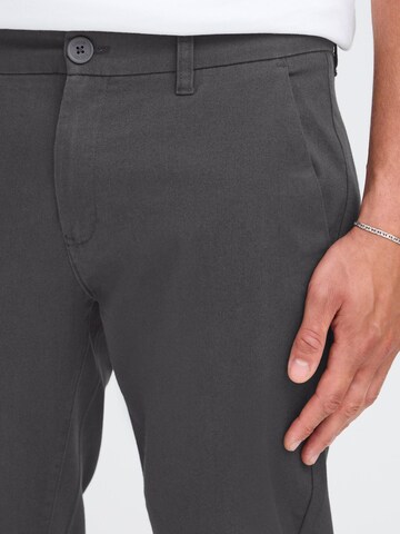 !Solid - regular Pantalón chino 'CHASE' en gris
