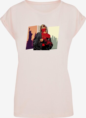 Merchcode Shirt 'Grand Red Girl' in Roze: voorkant