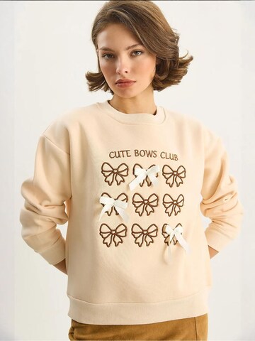 Felpa di Bianco Lucci in beige