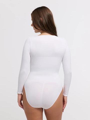 Body modellante 'Longsleeve Sculpting Bodysuit with Slip' di cfab in bianco