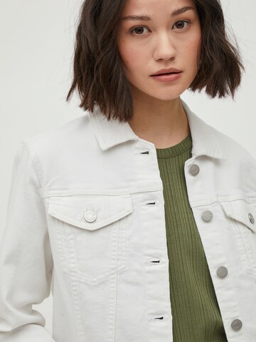 VILA Between-Season Jacket 'Need It' in White