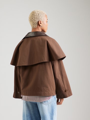 SISTERS POINT Демисезонная куртка 'LENA' в Коричневый