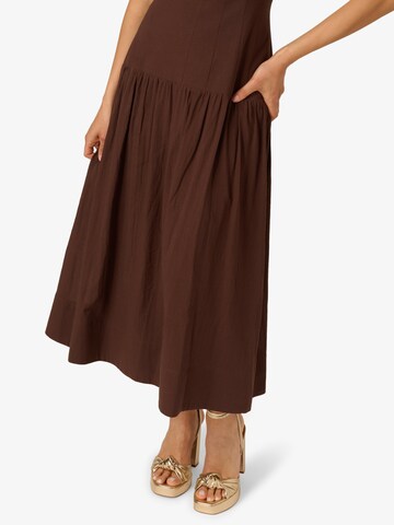 Adrianna Papell Kleid in Braun