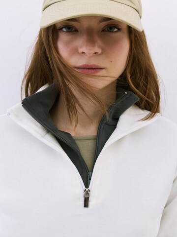 No Matter What Sweatshirt in Beige: Vorderseite