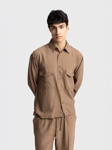 Giesto Button Up Shirt in Brown: front