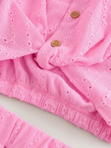 Next Set in Pink