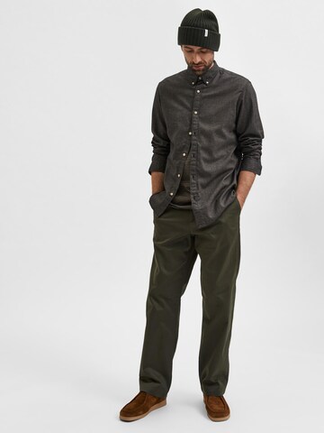 SELECTED HOMME Loosefit Chino 'Salford' in Groen