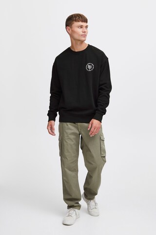 !Solid Sweatshirt in Black