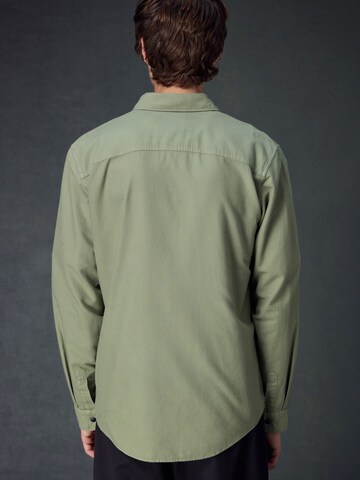 Next - Ajuste regular Camisa en verde