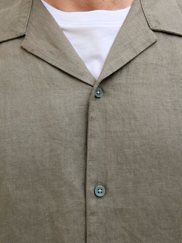 JACK & JONES Comfort fit Button Up Shirt in Green