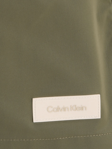 Calvin Klein Swimwear Szorty kąpielowe 'META ESSENTIALS' w kolorze zielony