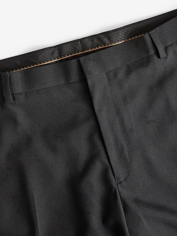Next - regular Pantalón de pinzas en negro