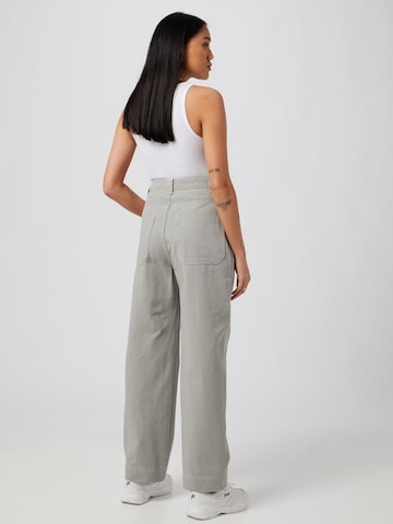 Loosefit Pantalon 'Gwyneth' WEEKDAY en gris