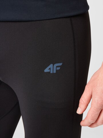 Skinny Pantaloni sportivi di 4F in nero