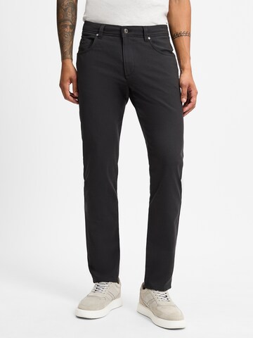 bugatti Regular Hose in Grau: Vorderseite