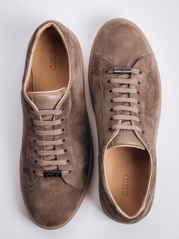 Estro Sneakers laag '03-588-90' in Bruin