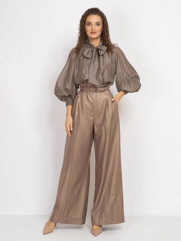 JIORO Blouse 'ESSENTIALS' in Bruin