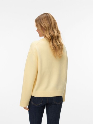 VERO MODA Sweater 'AWLAURA' in Yellow