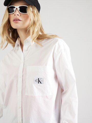 Calvin Klein Jeans - Blusa en blanco