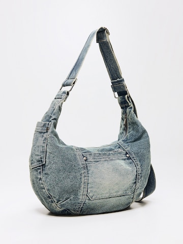 Bershka Umhängetasche in Blau