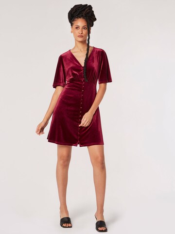 Robe ' ' Apricot en rouge : devant