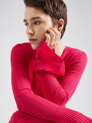 Twinset Плетена рокля в розово