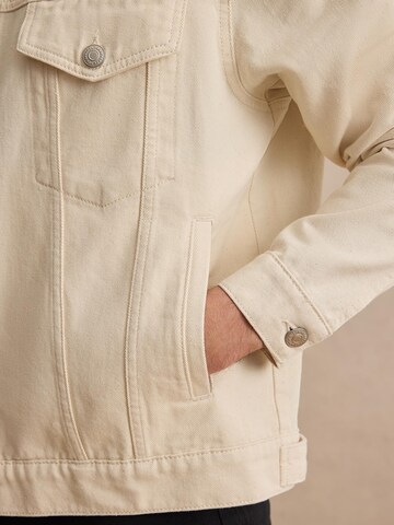 DAN FOX APPAREL Prehodna jakna 'Jakob' | bela barva