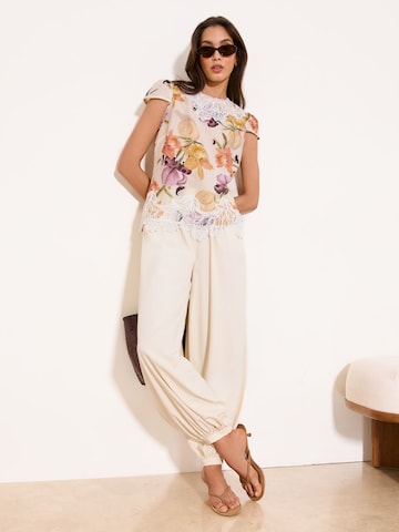 Lipsy - Blusa en beige