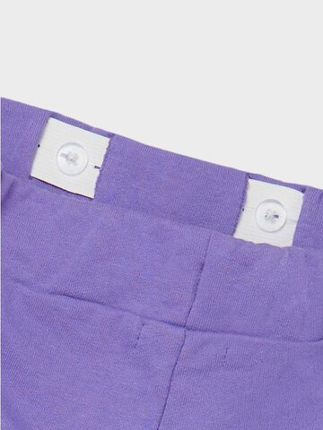 NAME IT - Tapered Calças em roxo