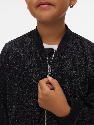 Vero Moda Girl Välikausitakki 'VMBERLIN' värissä musta