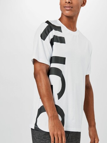 HUGO - Camiseta 'DAWS211' en blanco