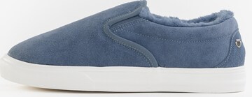 Minnetonka Slip-on 'Wilder' in Blauw: voorkant