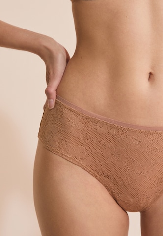 Slip 'Pure Dentelle' di ETAM in beige