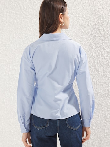 Trendyol Блузка в Синий