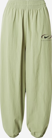 Nike Sportswear Zwężany krój Spodnie w kolorze zielony: przód