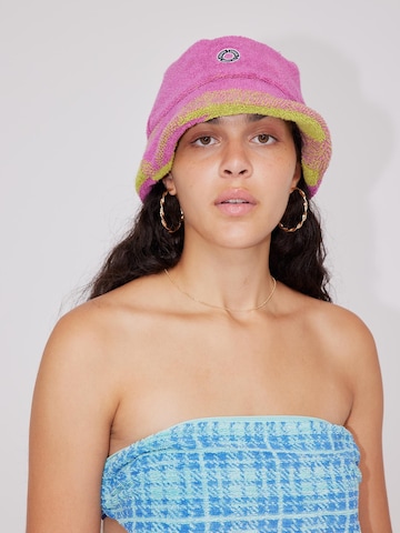 ABOUT YOU REBIRTH STUDIOS Hat 'Easy Breezy' in Pink: front