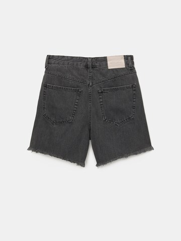 Pull&Bear Regular Shorts in Schwarz