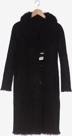 Beaumont Jacket & Coat in S in Black: front