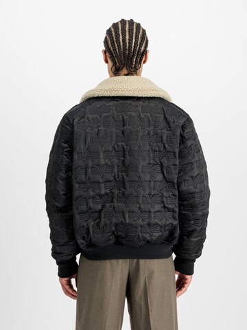 ALPHA INDUSTRIES Демисезонная куртка в Черный