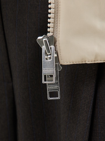 Embassy of Bricks and Logs Kevad-sügisjope 'Salia', värv beež