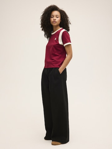 Maglietta 'FRAINA relaxed blocked logo t-shirt' di FILA in rosso